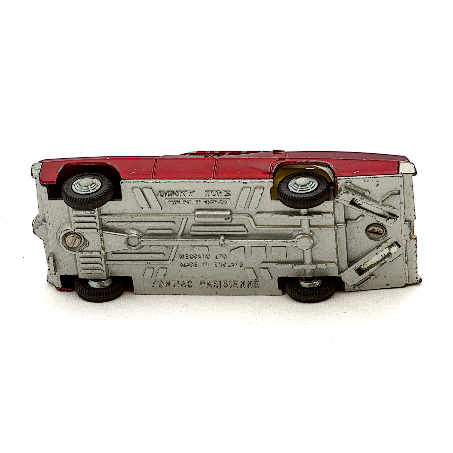 Châssis de la miniature Dinky Toys Pontiac Parisienne Made in England