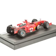 Vue arrière détaillée de la Ferrari F2005 Hot Wheels Racing