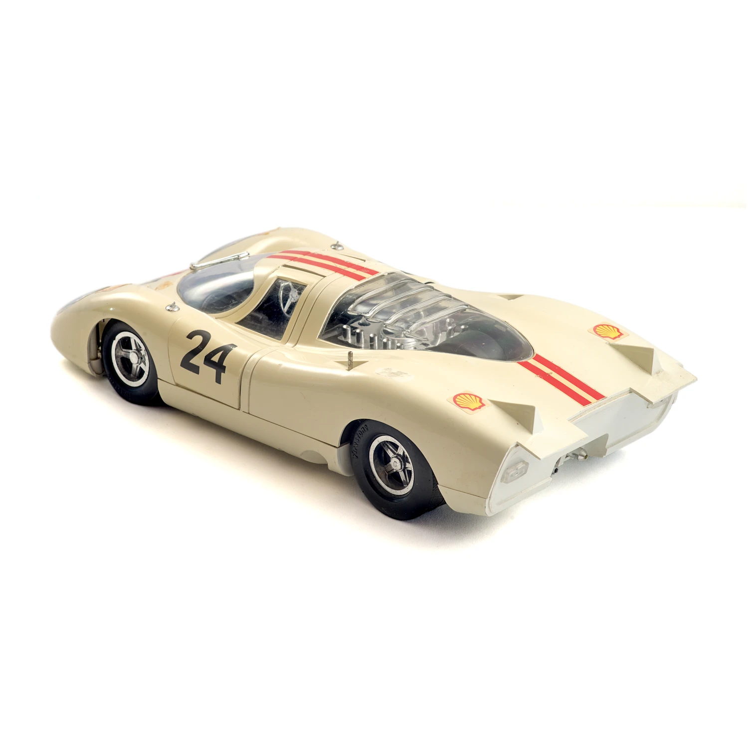 Voiture Joustra Porsche 917 vue de trois quarts arrière avec moteur apparent