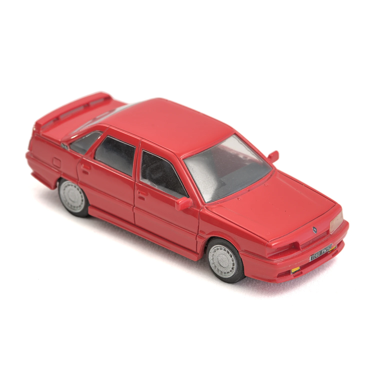 Vue 3/4 avant de la miniature Paradcar Renault 21 Turbo rouge