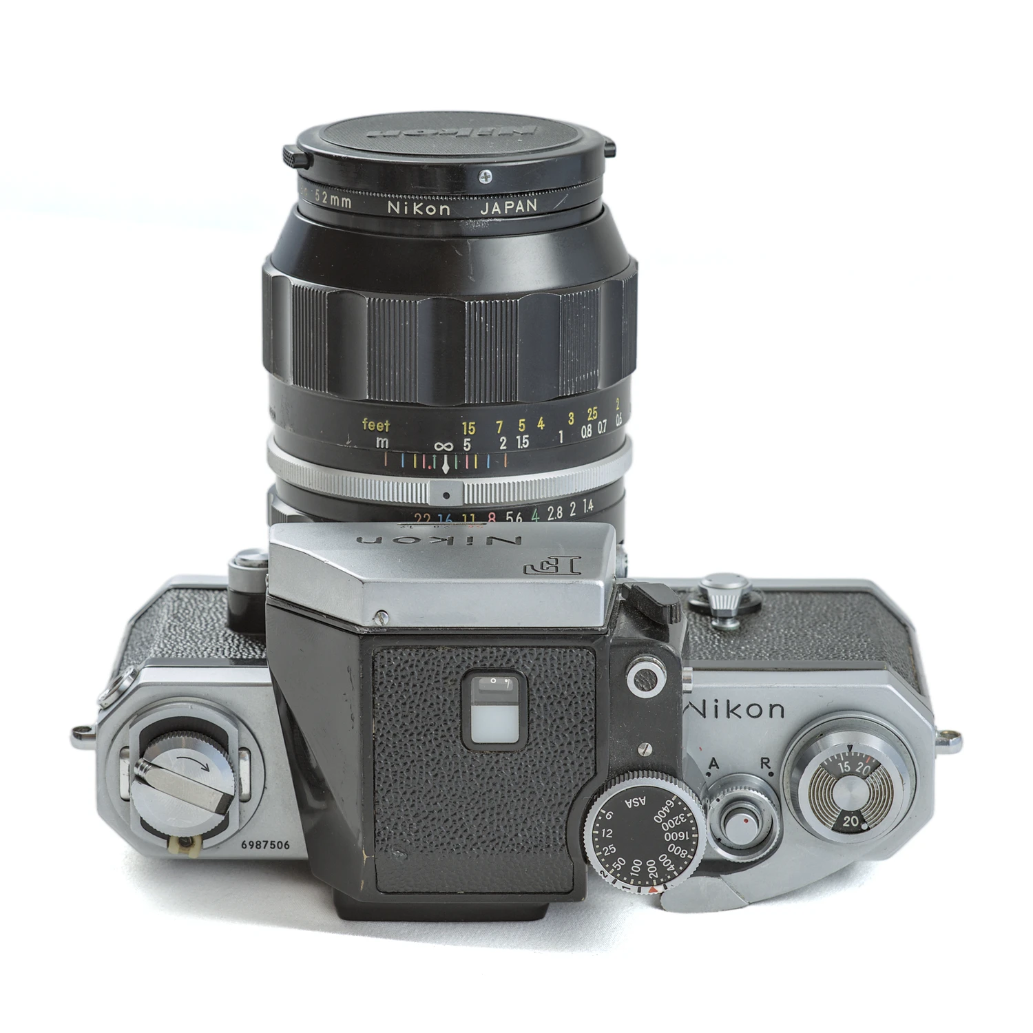 Vue de dessus du Nikon F montrant les molettes de réglage