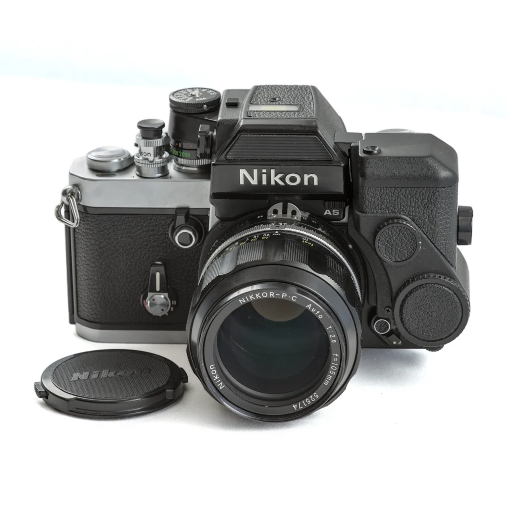 Nikon F2AS avec bouchon d'objectif