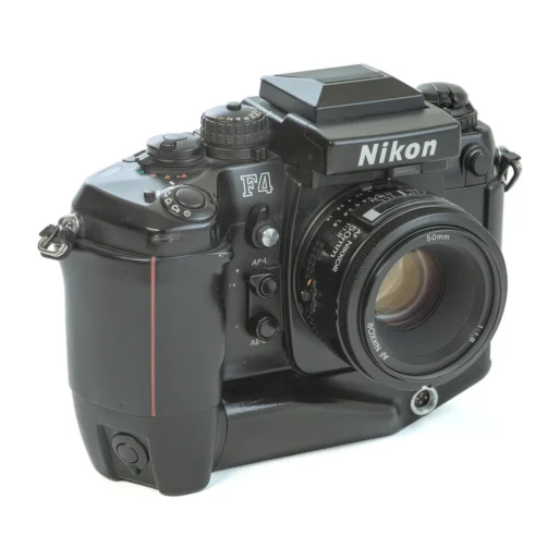 Appareil photo reflex argentique Nikon F4s avec objectif 50mm