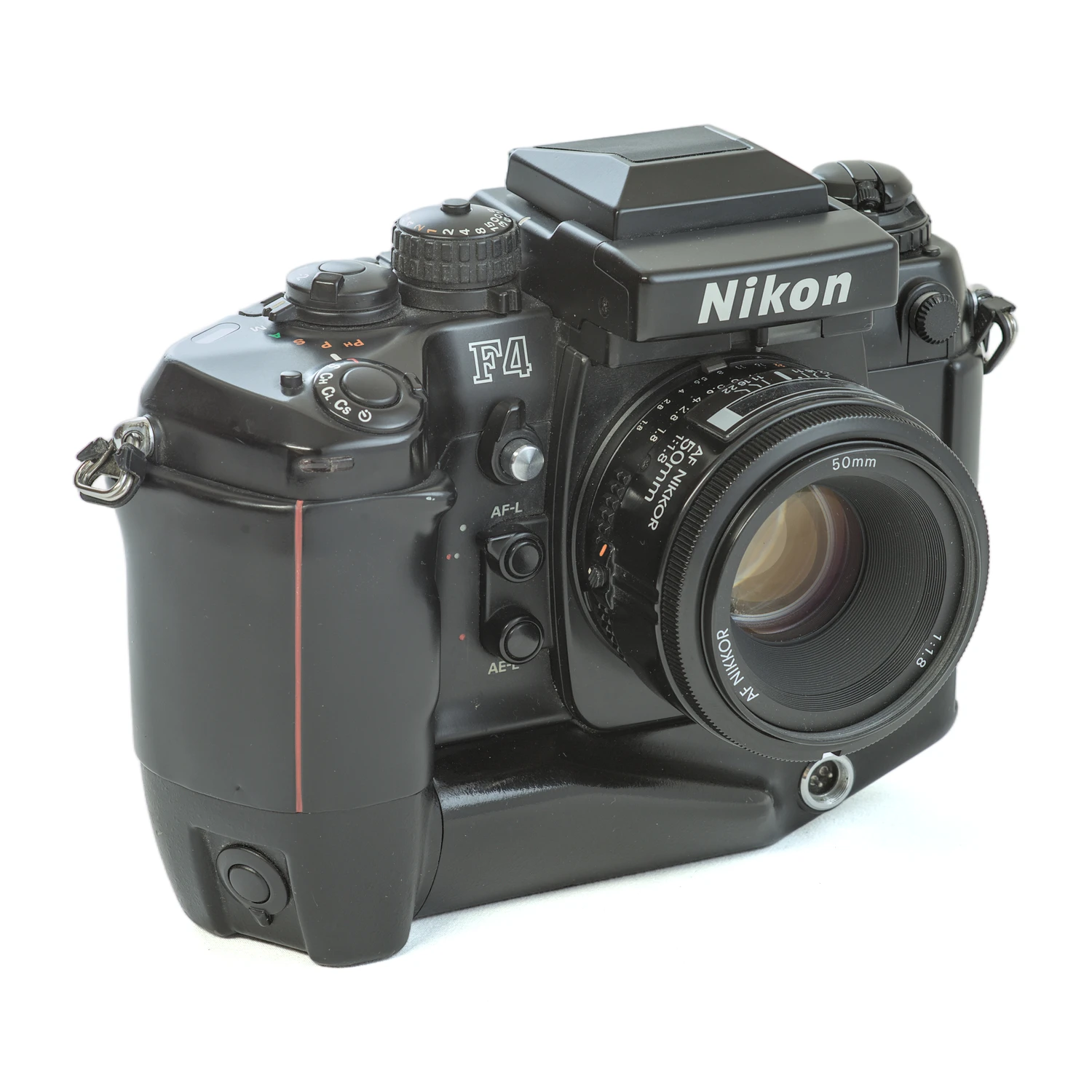 Appareil photo reflex argentique Nikon F4s avec objectif 50mm