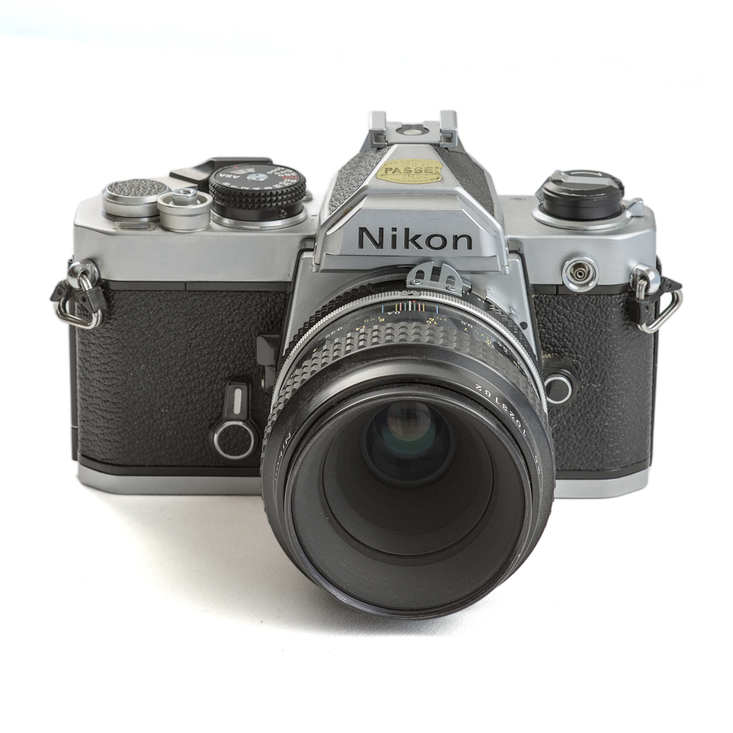 Appareil photo Nikon FM vue de face