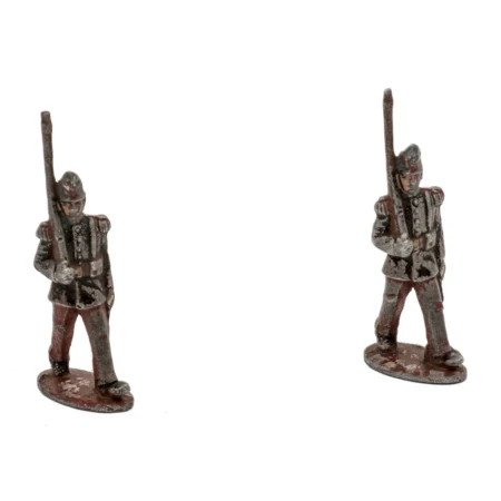 Deux soldats de plomb anciens de l'infanterie française vus de face
