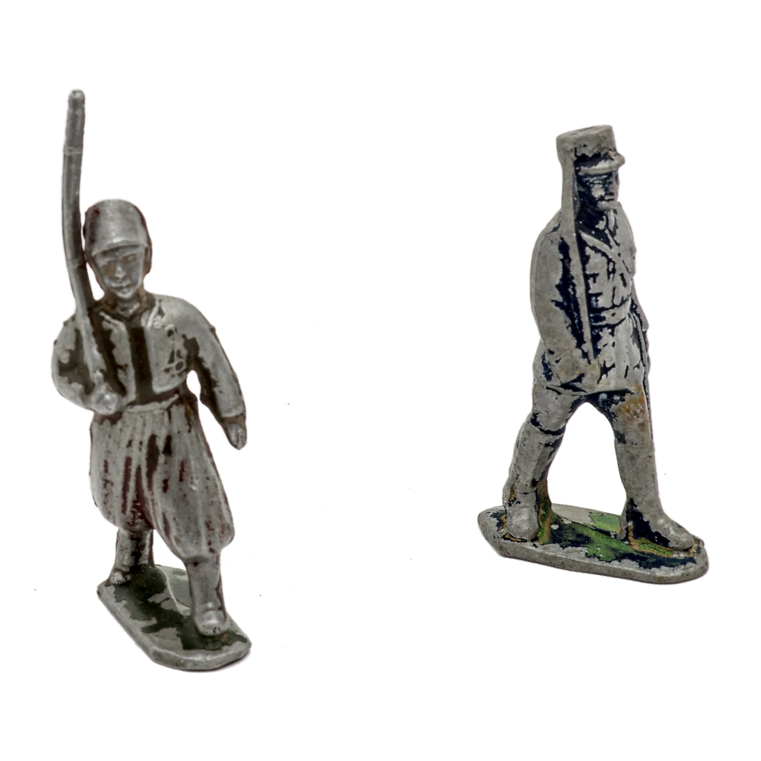 Vue de trois-quarts face des deux petits soldats de plomb