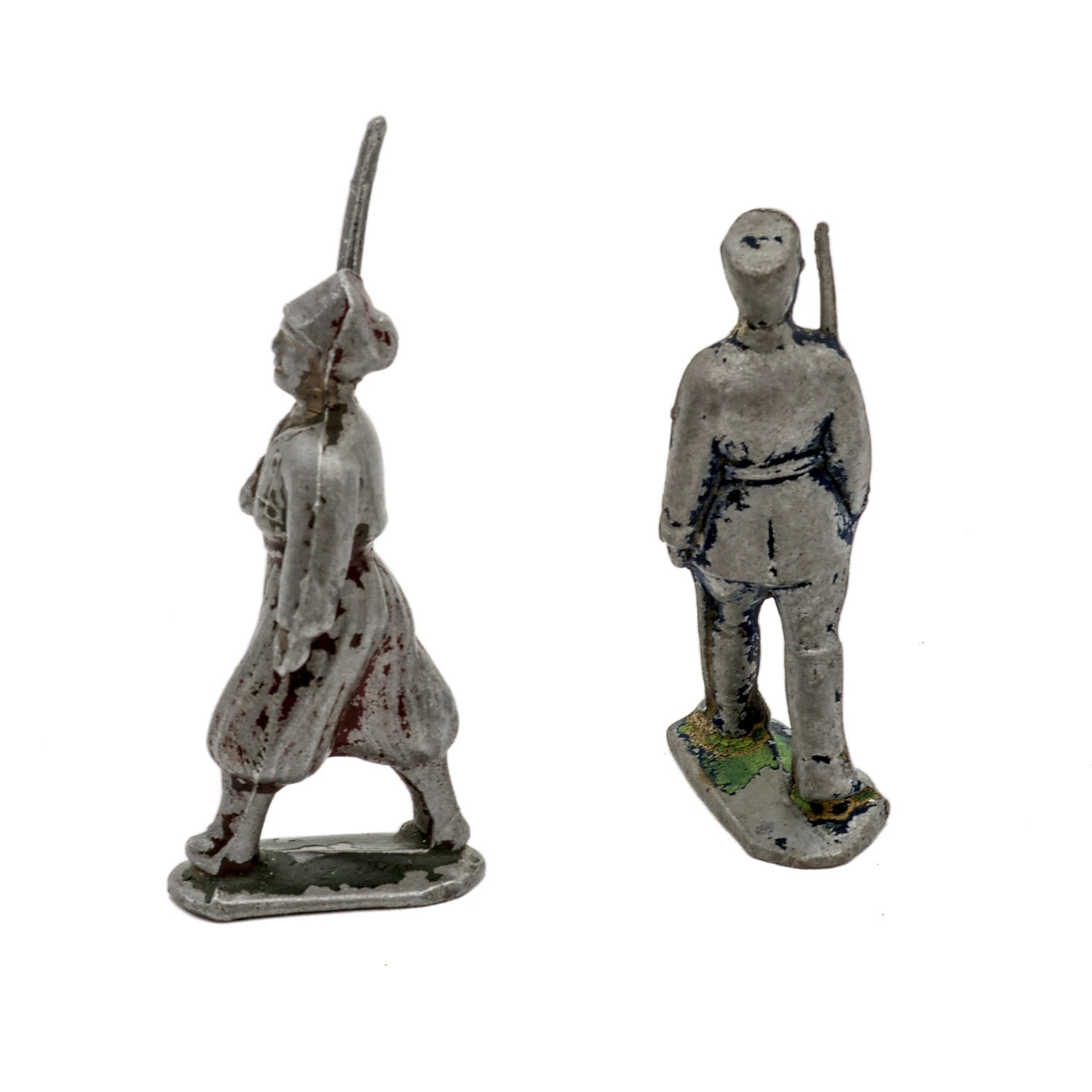 Vue de dos des deux soldats de plomb montrant l