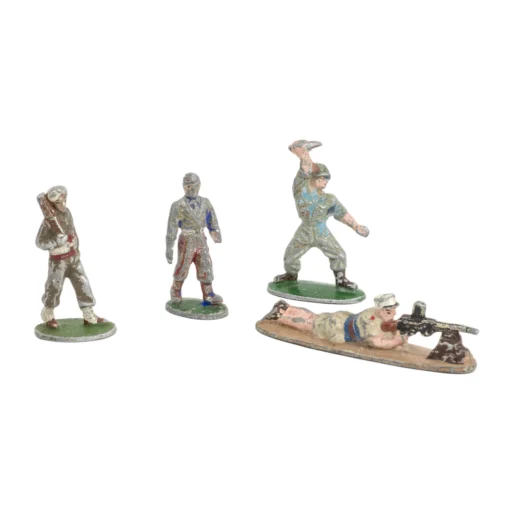 Lot de 4 soldats de plomb anciens vus de face