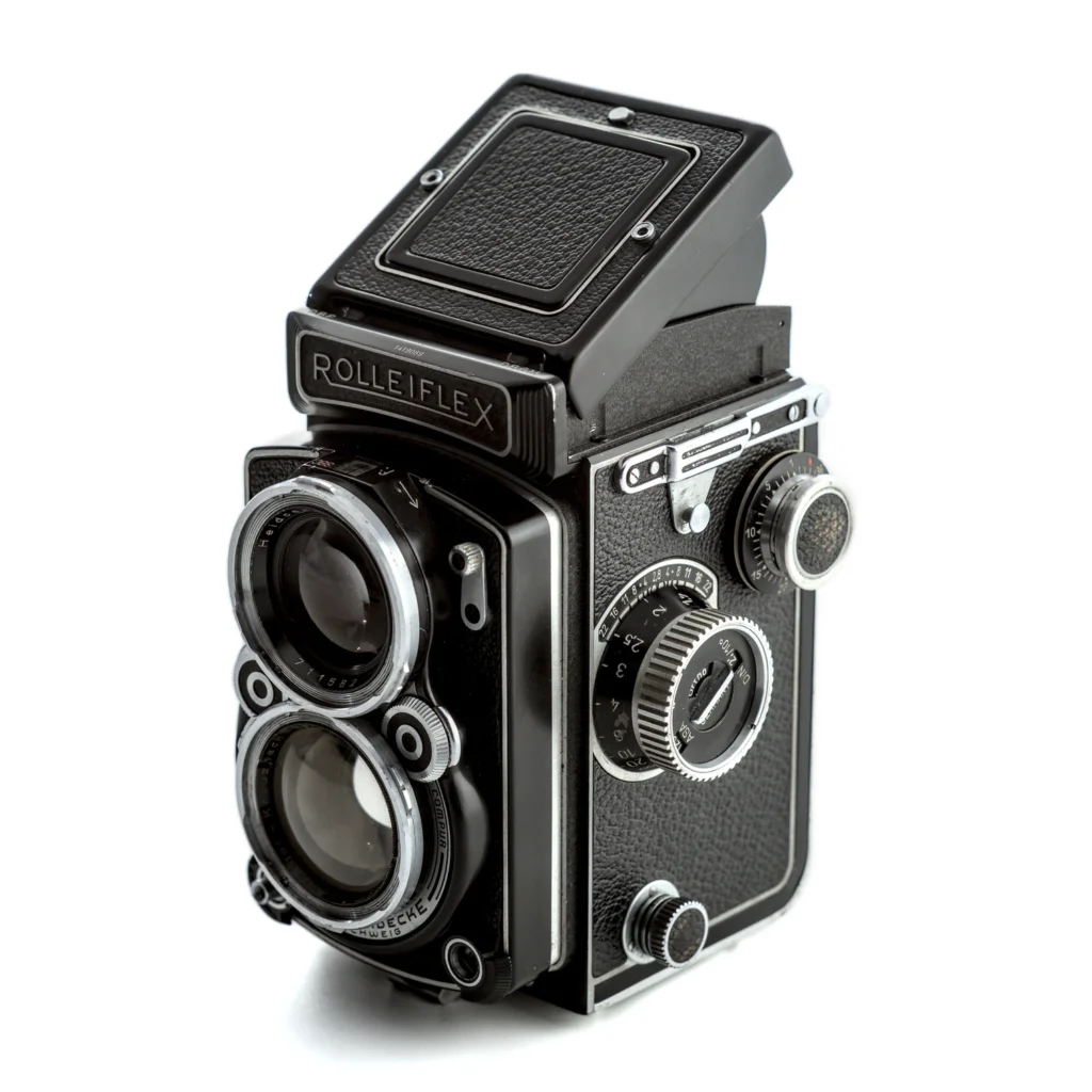 Appareil photo Rolleiflex Automat MX de face avec objectifs Carl Zeiss