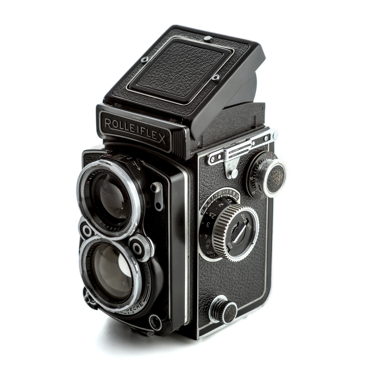 Appareil photo Rolleiflex Automat MX de face avec objectifs Carl Zeiss