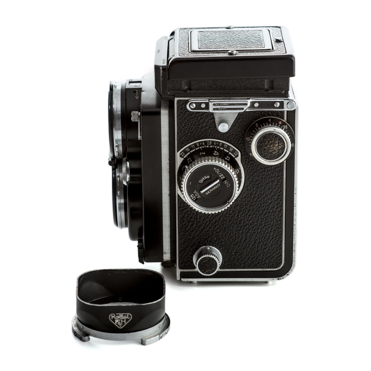 Profil du Rolleiflex avec molette de mise au point et pare-soleil Rollei